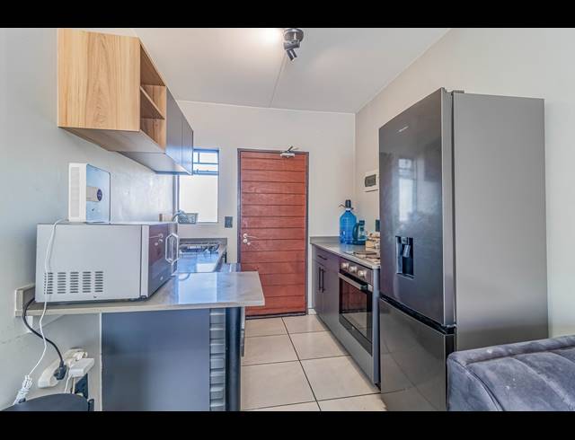 2 BEDROOM APARTMENT FOR SALE IN FLEURHOF